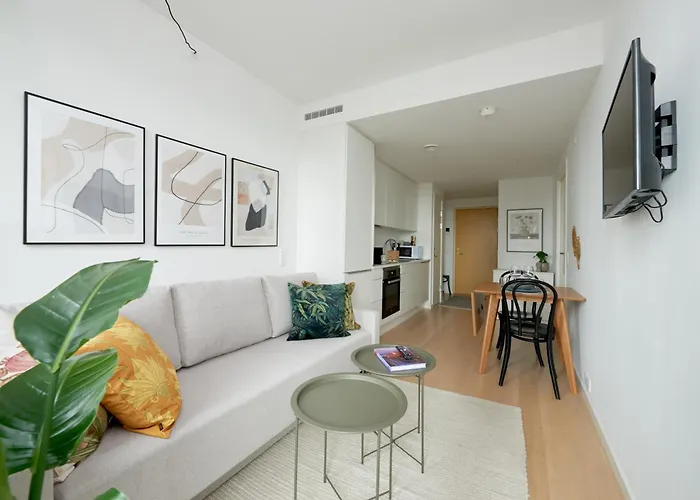 Elegant Cozy Modern Free Parking